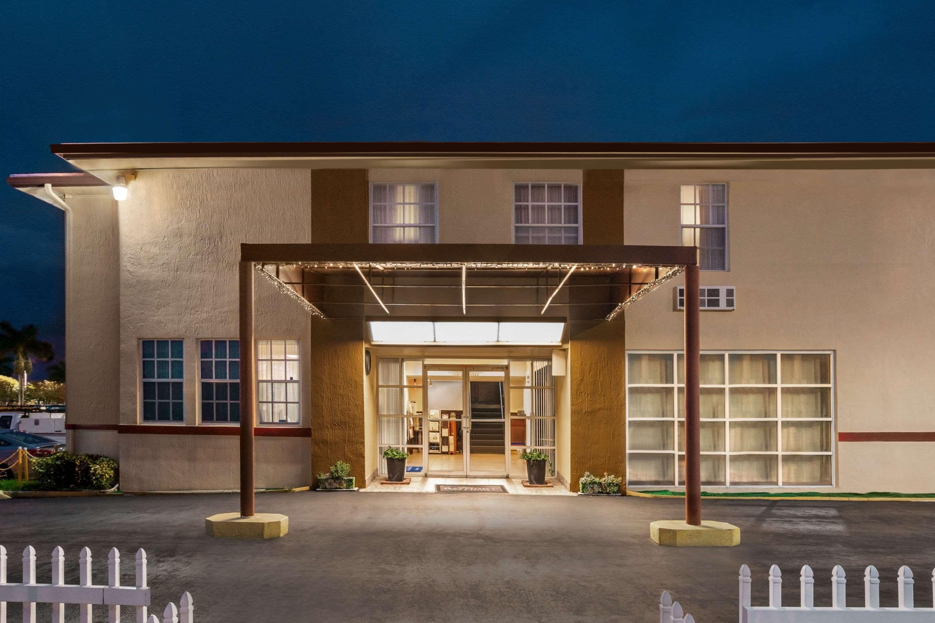 Belmont Inn & Suites Florida City Exterior photo