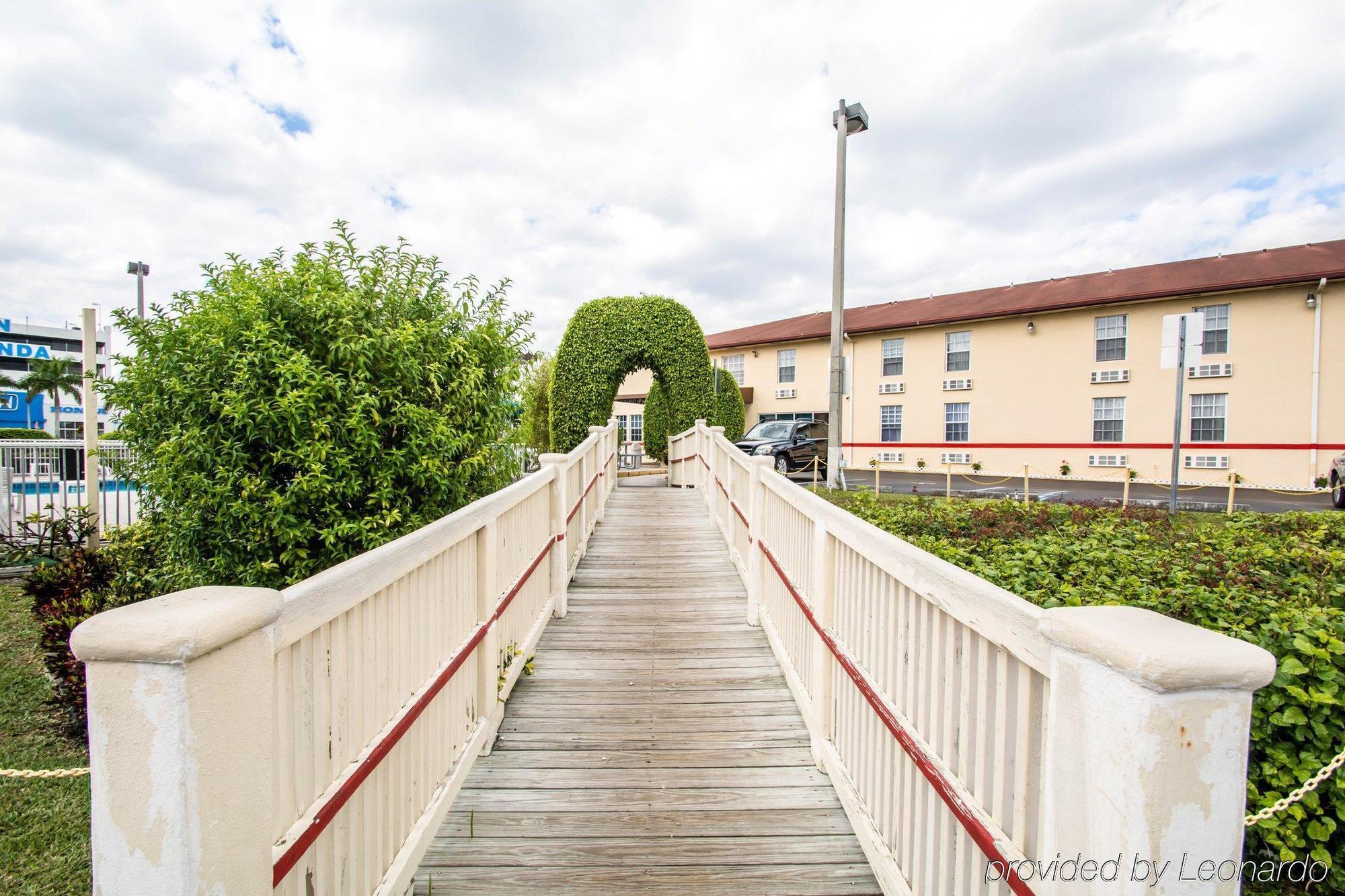 Belmont Inn & Suites Florida City Exterior photo