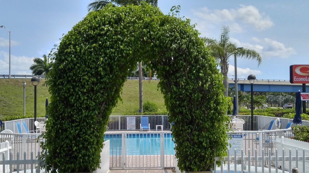 Belmont Inn & Suites Florida City Exterior photo