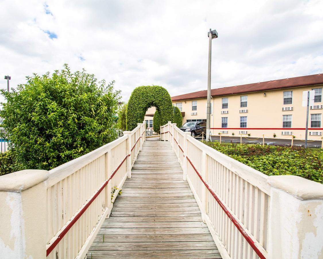 Belmont Inn & Suites Florida City Exterior photo